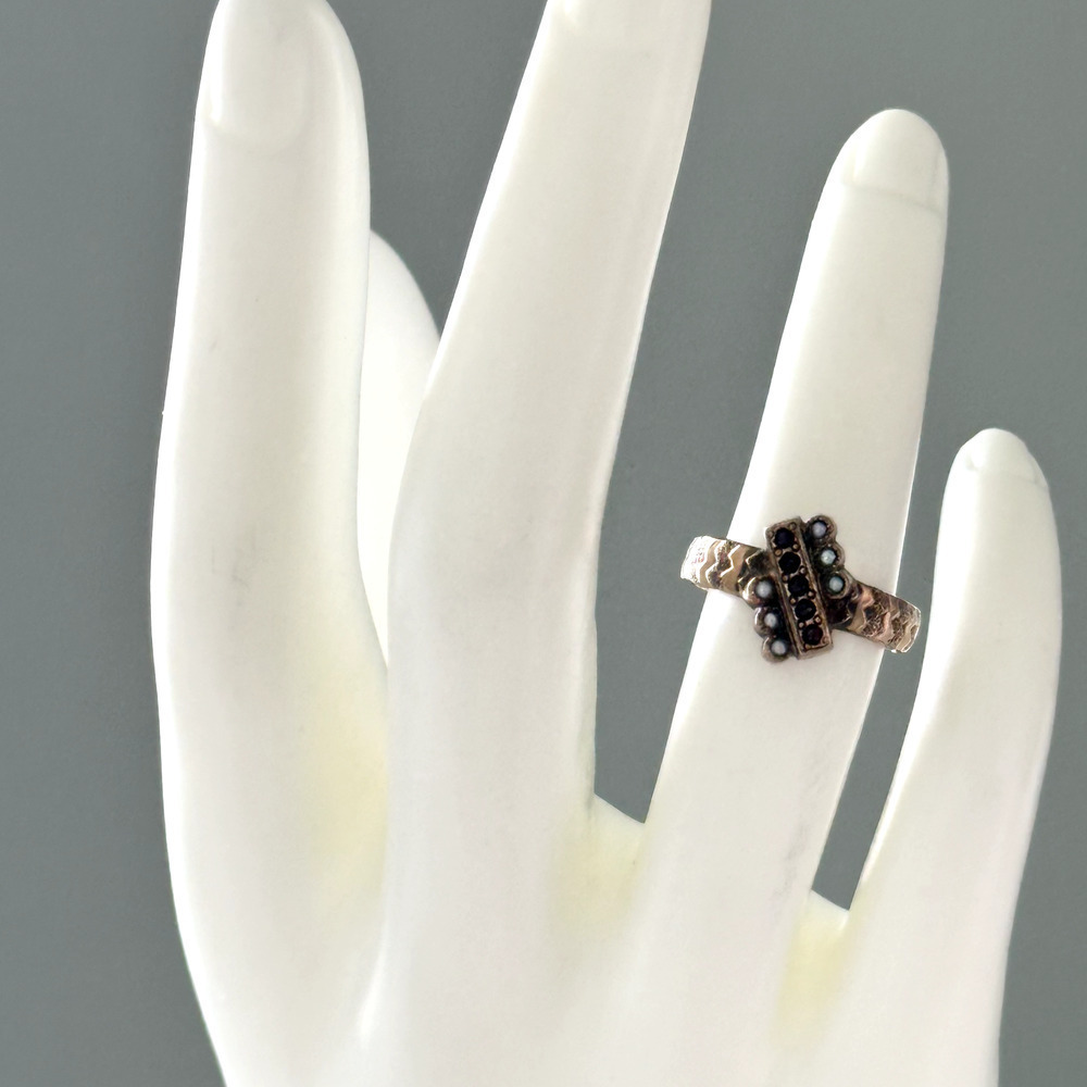 Antique Victorian 14K Yellow Gold Garnet & Seed Pearl Ring Size 6 - Picture 8 of 12